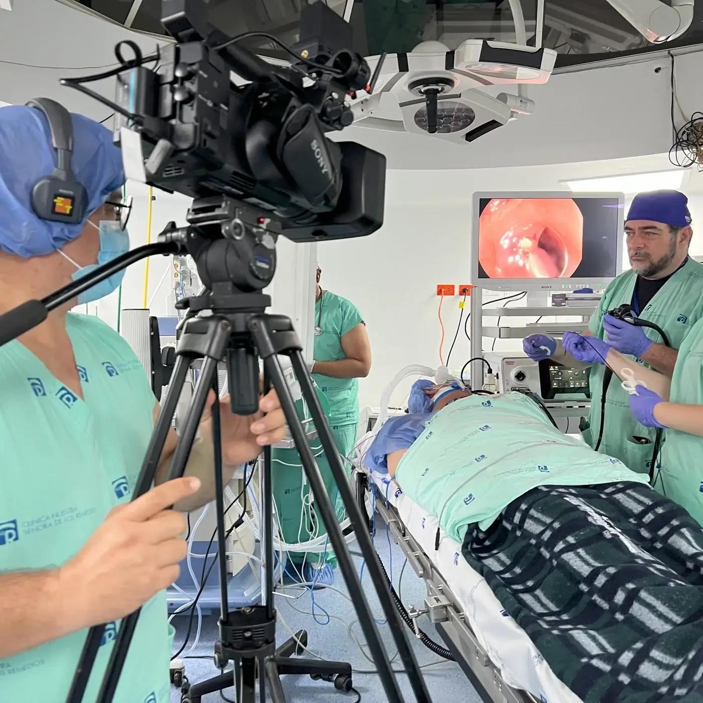 Cámara Sony transmitiendo un procedimiento médico